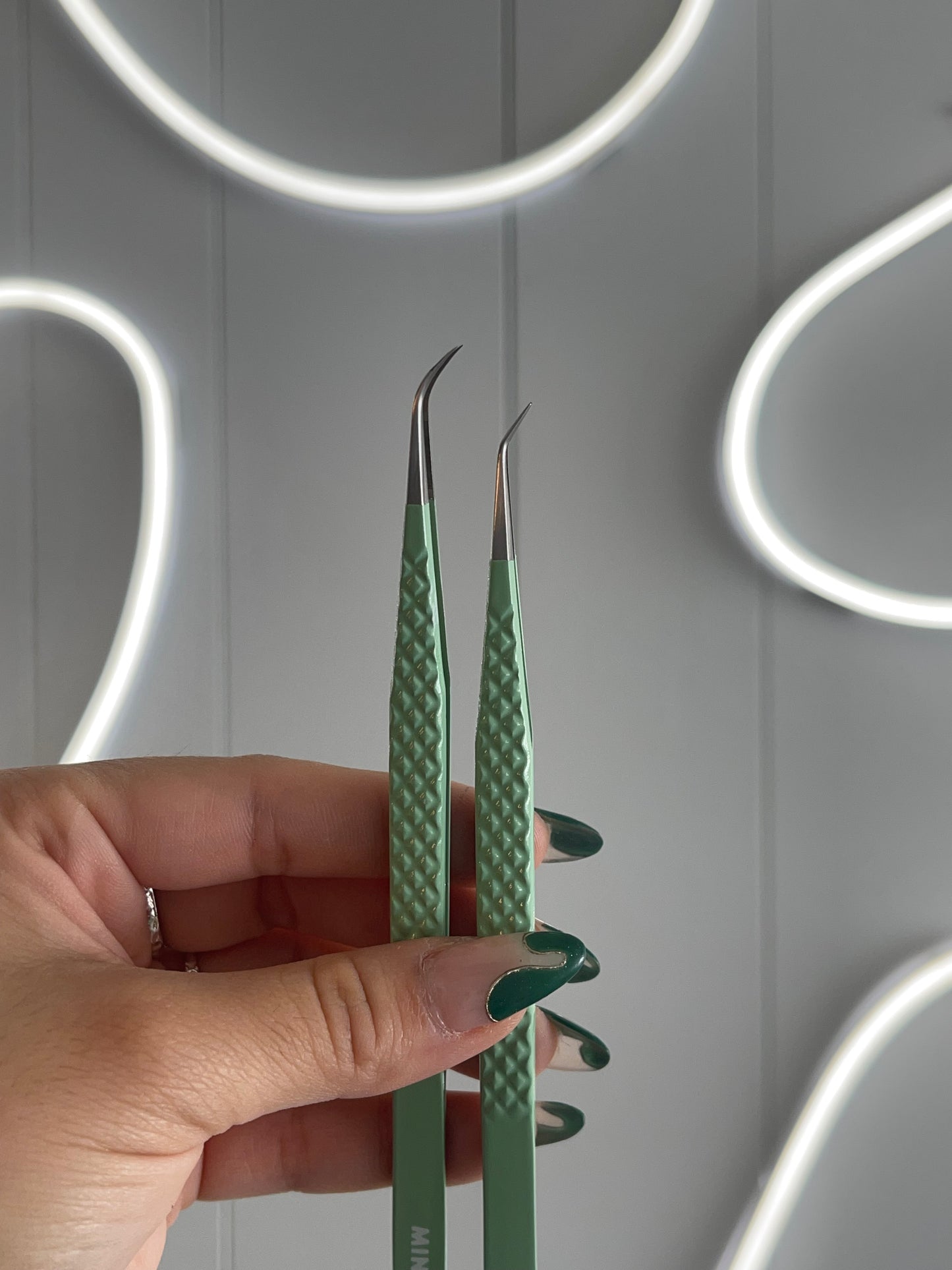 JADE ISOLATION TWEEZER